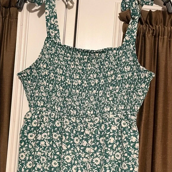 Green Floral Sundress - Picture 2 of 5